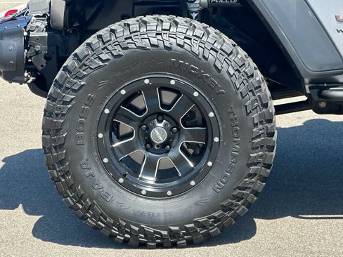 Used 2018 Jeep Wrangler Unlimited Rubicon AWD/4WD image 24