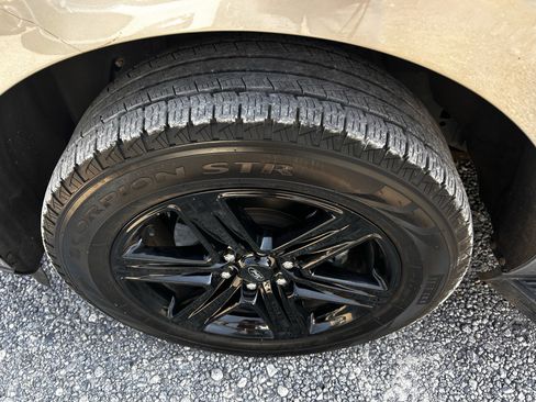 Used 2020 Ford Expedition XLT w/ Equipment Group 201A image 23