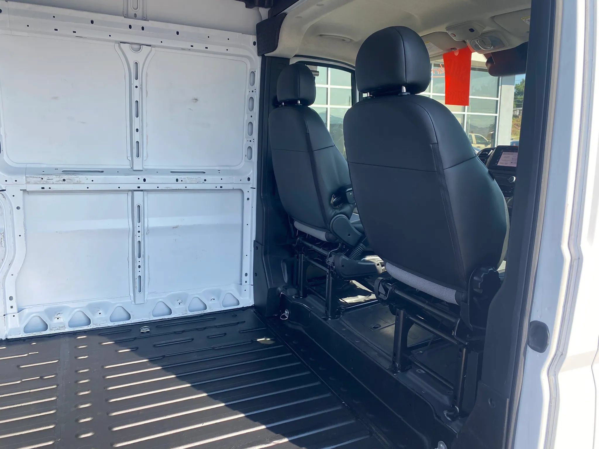 Used 2024 RAM ProMaster 2500 w/ Convenience Group FWD image 21