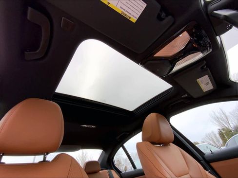 Used 2023 BMW 330i xDrive Sedan w/ Driving Assistance Package image 13