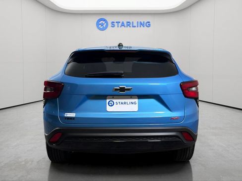 Certified 2025 Chevrolet Trax RS w/ Driver Confidence Package FWD image 8