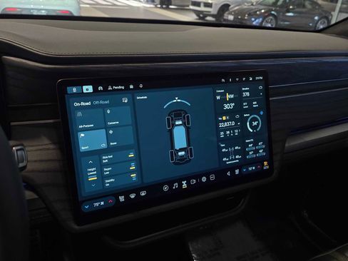 Used 2022 Rivian R1S Launch Edition image 31