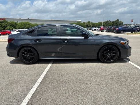 Used 2025 Honda Civic Sport image 6