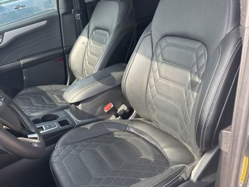 Used 2024 Ford Escape Platinum w/ Premium Technology Package image 5