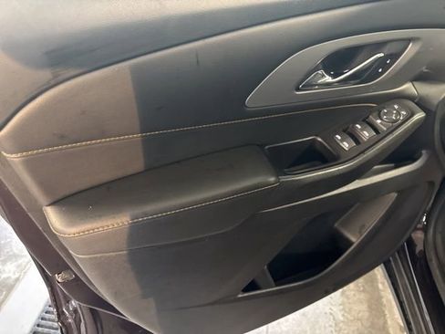Used 2020 Chevrolet Traverse LT image 17