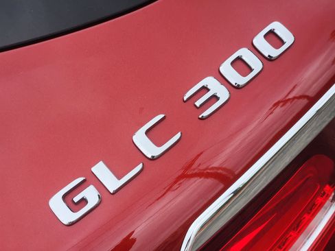 Used 2019 Mercedes-Benz GLC 300 image 11