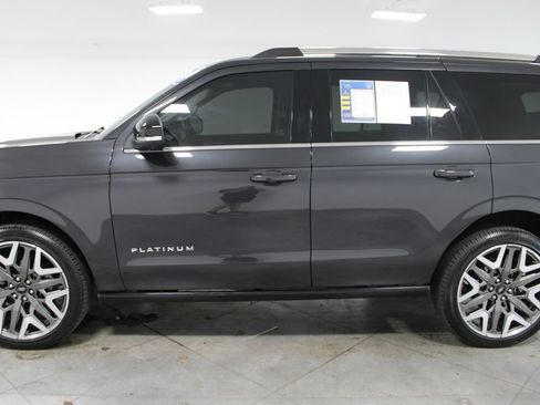 Used 2025 Ford Expedition Platinum w/ Platinum Ultimate Package AWD/4WD image 6