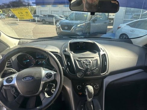 Used 2016 Ford Escape SE image 23