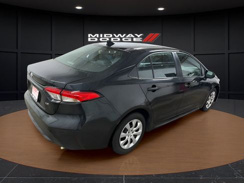 Used 2022 Toyota Corolla LE FWD image 4