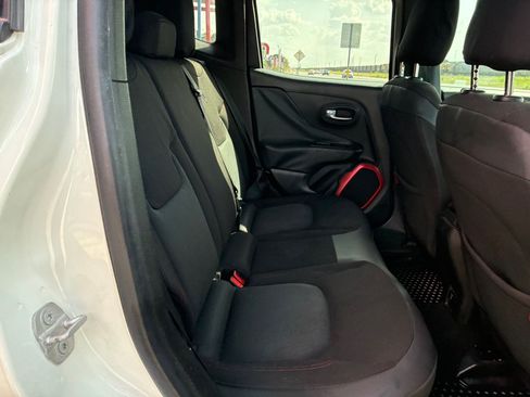 Used 2016 Jeep Renegade Trailhawk AWD/4WD image 34