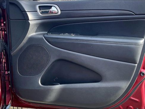 Used 2021 Jeep Grand Cherokee Laredo X image 21