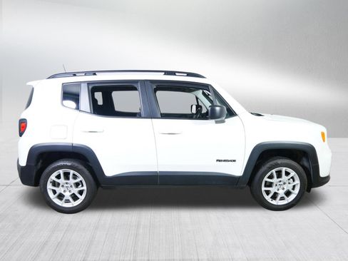 Used 2023 Jeep Renegade Latitude w/ Premium Group AWD/4WD image 8