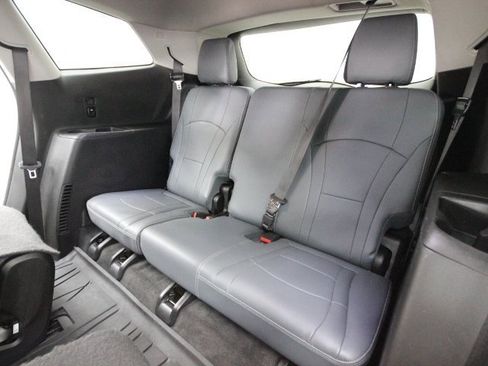 Used 2019 Buick Enclave Essence image 23