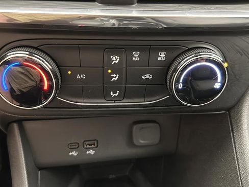 Used 2025 Buick Encore GX Preferred FWD image 20