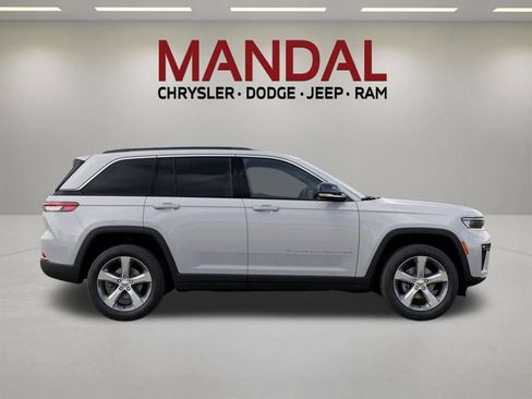 New 2026 Jeep Grand Cherokee Limited RWD image 21