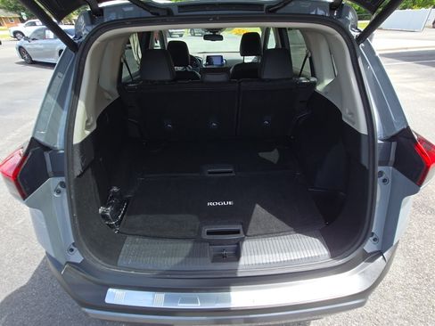 Used 2022 Nissan Rogue SL FWD image 8