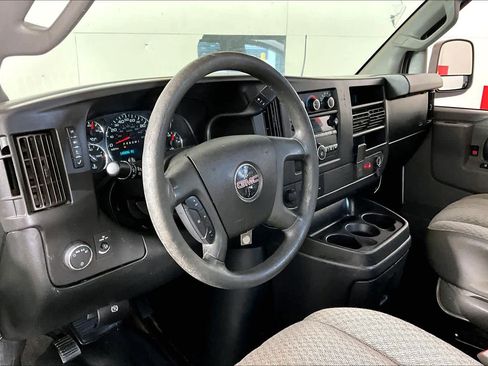Used 2017 GMC Savana 2500 image 15