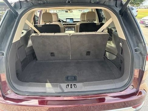 Used 2020 Lincoln Aviator Reserve w/ Equipment Group 201A RWD image 19