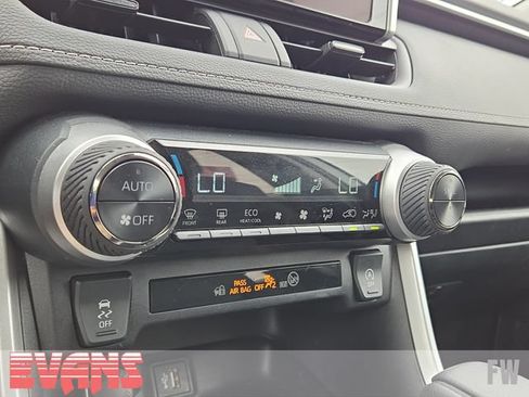 Used 2025 Toyota RAV4 XLE AWD/4WD image 9