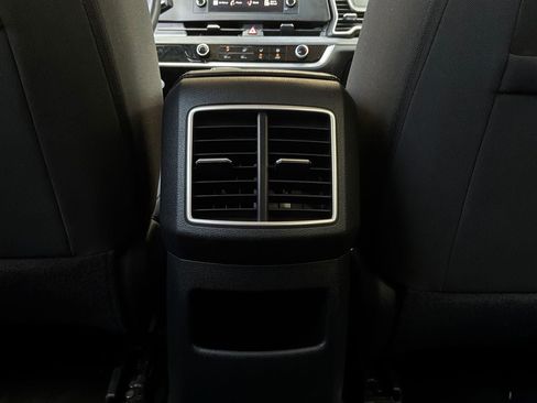 Used 2025 Kia Sportage LX FWD image 12