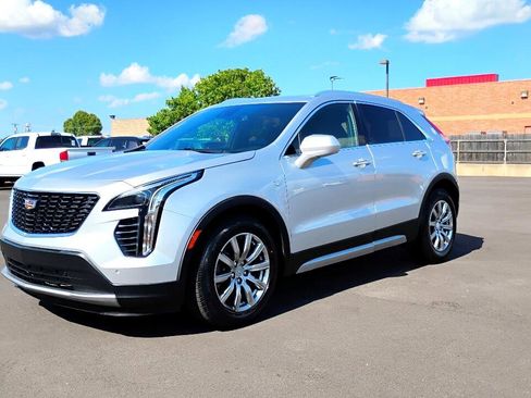 Used 2020 Cadillac XT4 Premium Luxury image 3