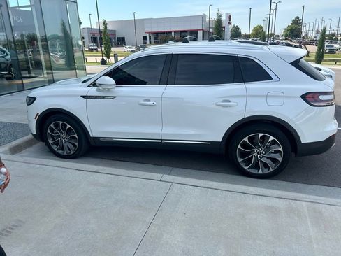 Used 2023 Lincoln Nautilus Reserve w/ Luxury Package FWD image 3