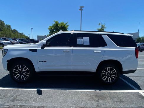 Used 2023 GMC Yukon AT4 w/ Technology Package AWD/4WD image 4