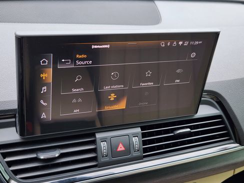 Used 2021 Audi Q5 Premium w/ Convenience Package image 21