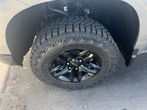 New 2026 Chevrolet Silverado 1500 Custom Trail Boss w/ LPO, Dark Essentials Package image 10