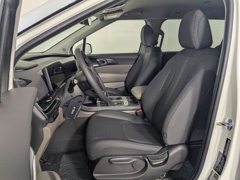 New 2026 Kia Carnival LX FWD image 12