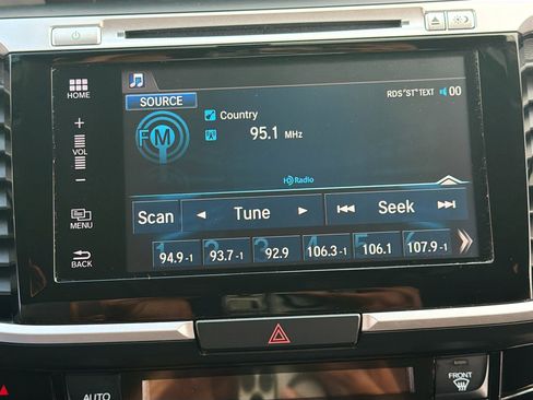 Used 2017 Honda Accord EX-L image 19