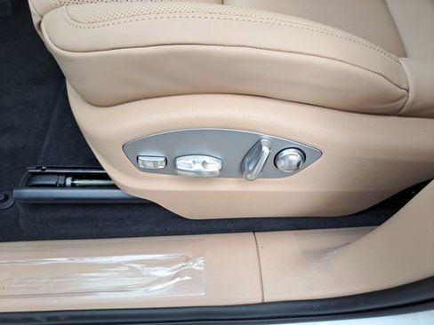 New 2026 Porsche Macan image 23