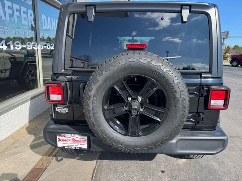 Used 2021 Jeep Wrangler Unlimited Sport AWD/4WD image 9