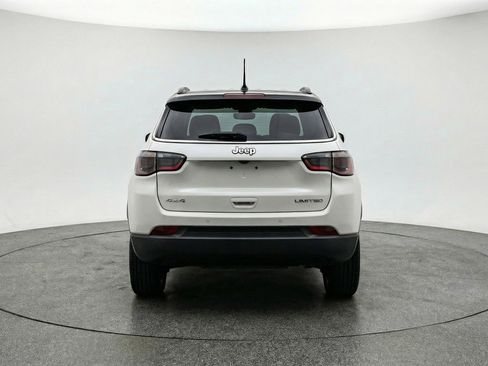 Used 2025 Jeep Compass Limited image 7