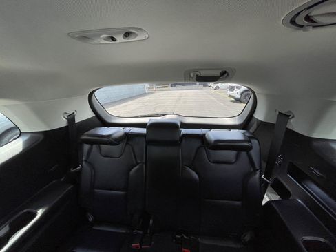 Used 2023 Kia Telluride LX AWD/4WD image 16