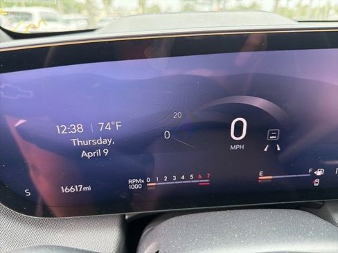 Used 2025 Buick Enclave Preferred image 8