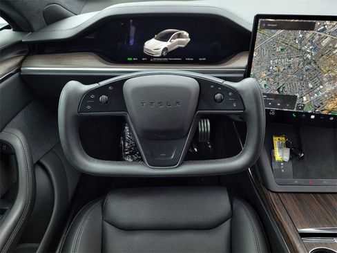 Used 2022 Tesla Model S image 12