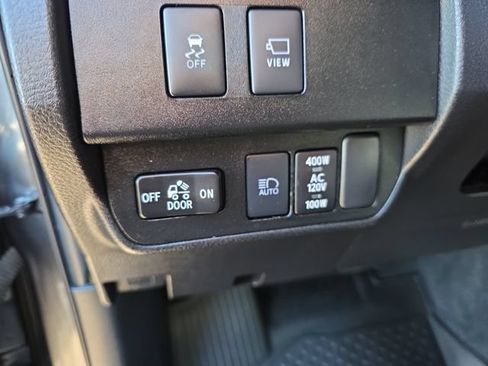Used 2022 Toyota Tacoma TRD Off-Road w/ TRD Premium Off Road Package AWD/4WD image 28