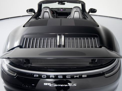 Certified 2021 Porsche 911 Carrera 4S image 43
