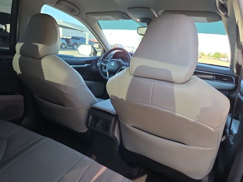 Certified 2024 Toyota Camry XLE FWD image 16