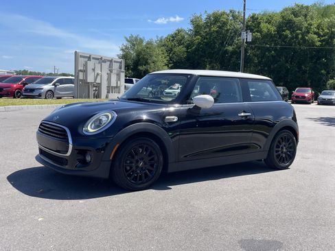 Used 2020 MINI Cooper 2-Door Hardtop image 1