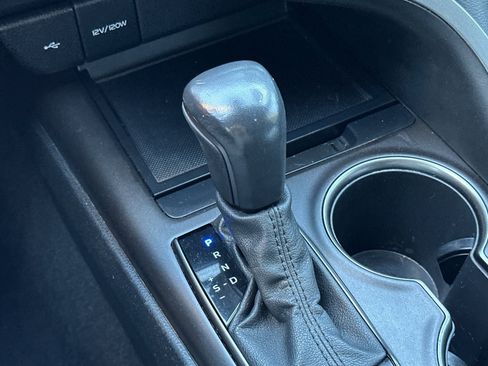 Certified 2022 Toyota Camry SE FWD image 20