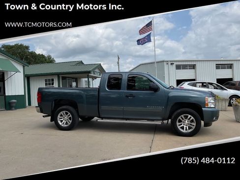 Used 2007 Chevrolet Silverado 1500 LT w/ Texas Edition RWD image 1