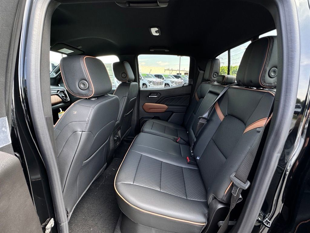 New 2026 GMC Canyon AT4 AWD/4WD image 19