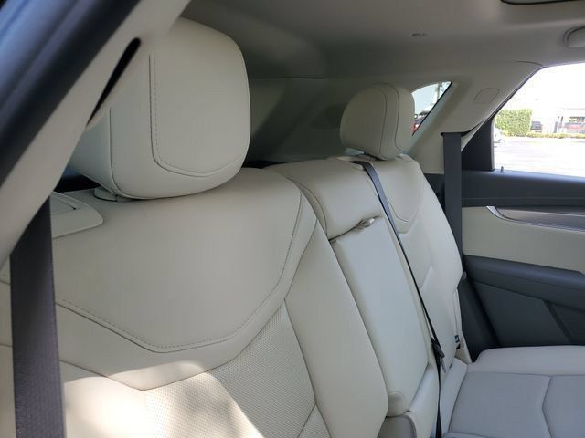 Used 2021 Cadillac XT5 Premium Luxury w/ LPO, Premium Carpet Package FWD image 26