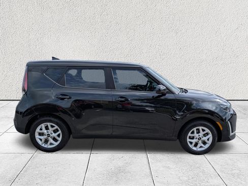 Used 2024 Kia Soul LX w/ Option Group 015 FWD image 2