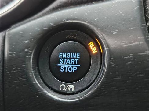 Used 2018 Jeep Grand Cherokee Altitude image 15