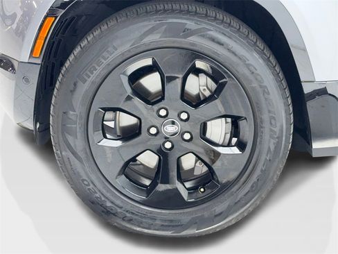 Used 2024 Land Rover Defender 110 X-Dynamic SE image 58