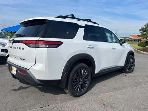 New 2026 Nissan Pathfinder SL w/ SL Premium Package AWD/4WD image 5