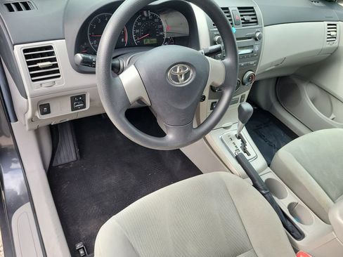 Used 2011 Toyota Corolla LE image 18